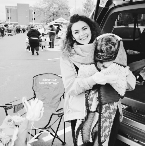 Meet your Posher, Caitlin - Picture 3 of 3